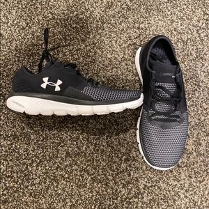 Under armour shoes size 8 Women's